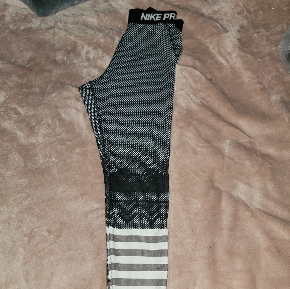 Nike workout leggings